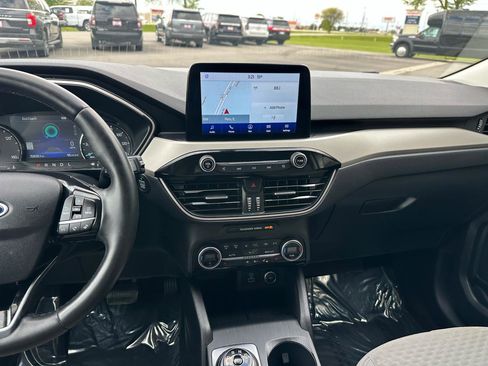 Used 2021 Ford Escape SE w/ Convenience Package FWD image 12