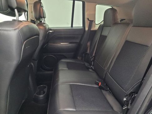 Used 2014 Jeep Compass Latitude w/ Sun/Sound Group FWD image 18