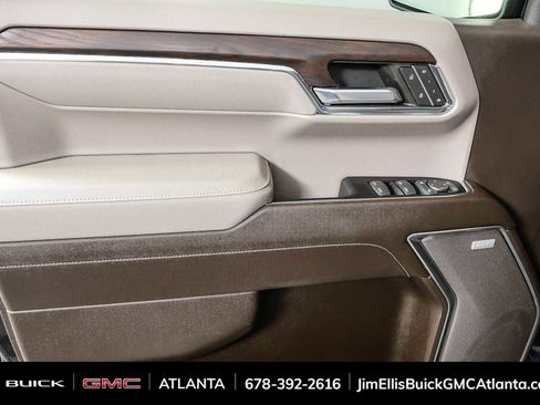 Used 2022 GMC Sierra 1500 SLT w/ SLT Premium Plus Package AWD/4WD image 6
