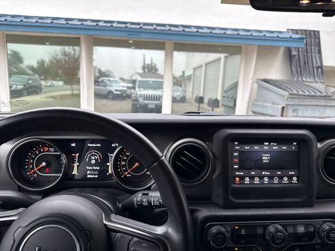 Used 2022 Jeep Wrangler Sport S image 13