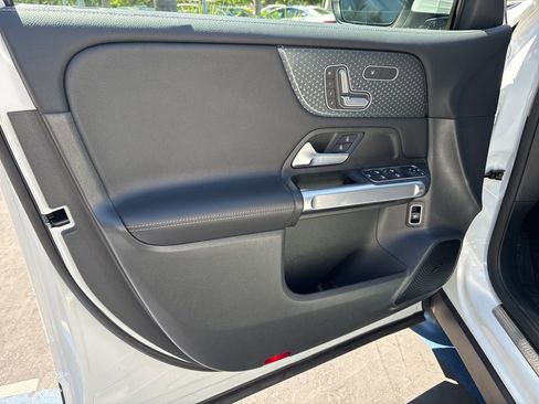 Used 2026 Mercedes-Benz GLB 250 image 10