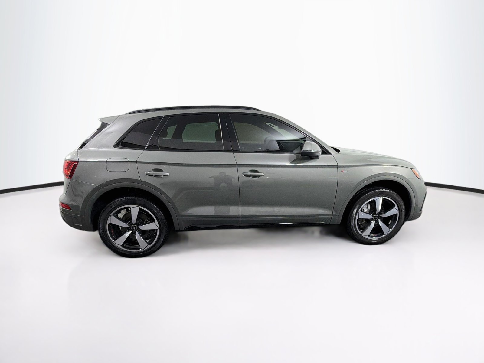 Used 2023 Audi Q5 2.0T Premium Plus w/ Premium Plus Package AWD/4WD image 8