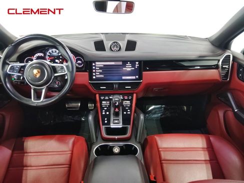 Used 2022 Porsche Cayenne S image 35