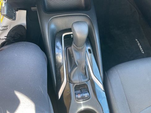 Used 2021 Toyota Corolla LE image 18