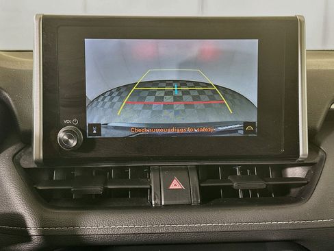 Used 2023 Toyota RAV4 XLE w/ Convenience Package FWD image 25