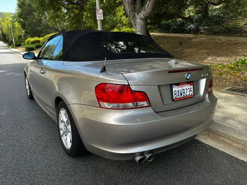 Used 2009 BMW 128i Convertible image 25