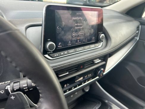 Used 2025 Nissan Rogue SV AWD/4WD image 20