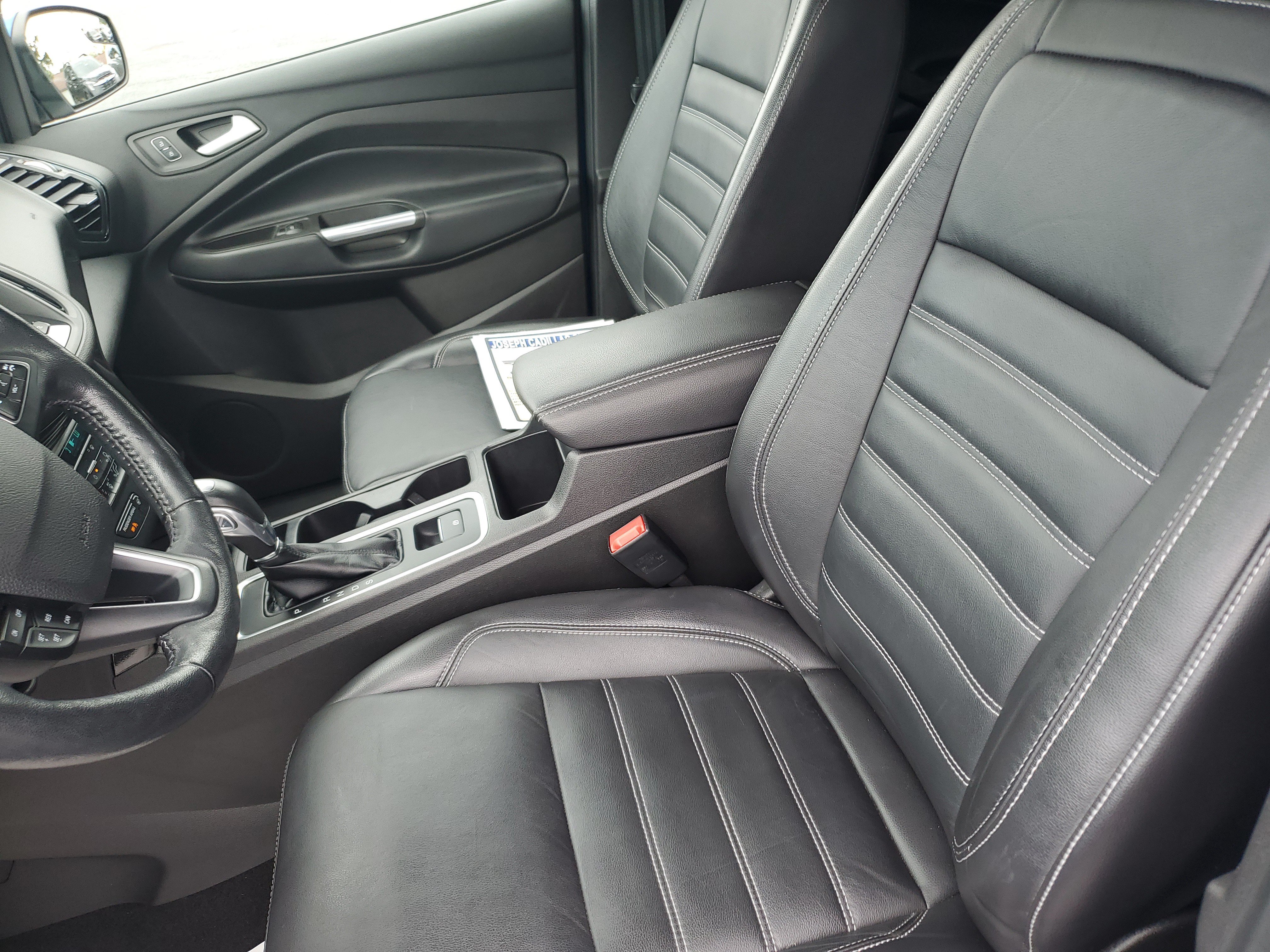Used 2019 Ford Escape Titanium AWD/4WD image 17
