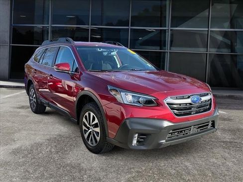 Used 2022 Subaru Outback Premium image 2