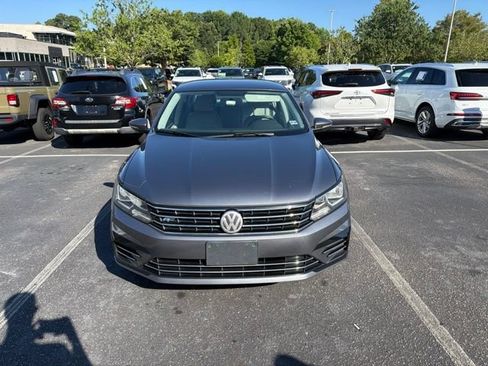 Used 2017 Volkswagen Passat 1.8T R-Line FWD image 6