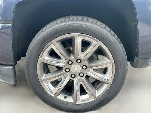 Used 2018 Chevrolet Silverado 1500 LTZ Z71 w/ Centennial Edition AWD/4WD image 32