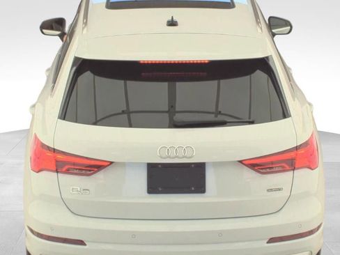 Used 2023 Audi Q3 2.0T Premium w/ Convenience Package AWD/4WD image 5
