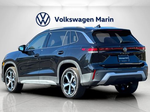 New 2026 Volkswagen Tiguan SE image 3