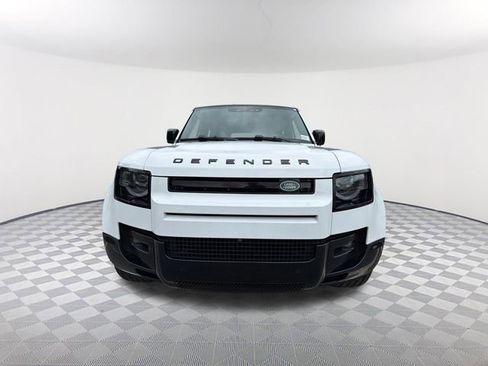 Used 2025 Land Rover Defender 130 X-Dynamic SE AWD/4WD image 2