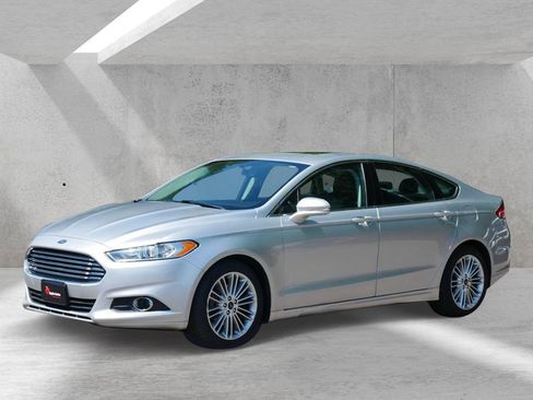 Used 2016 Ford Fusion SE w/ Equipment Group 202A FWD image 6