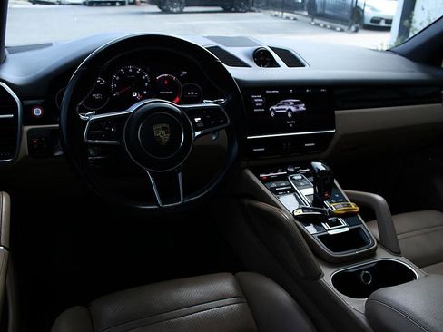 Used 2019 Porsche Cayenne AWD/4WD image 13
