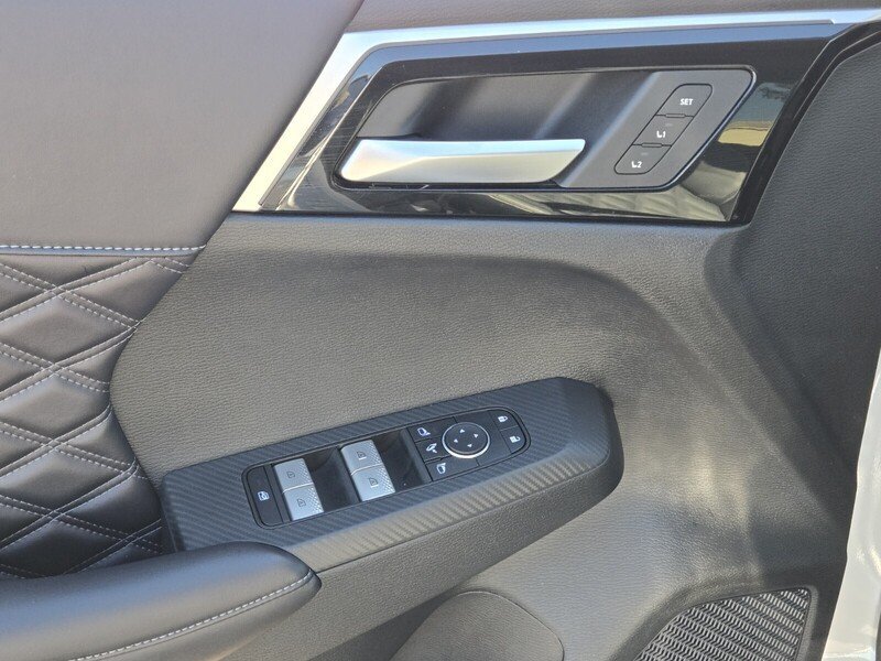 Used 2024 Mitsubishi Outlander SEL FWD image 18