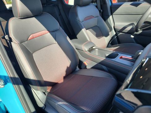 Used 2025 Nissan Kicks SR AWD/4WD image 18