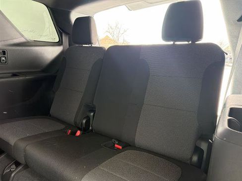 Used 2023 Chevrolet Traverse LT w/ LPO, Floor Liner Package image 47