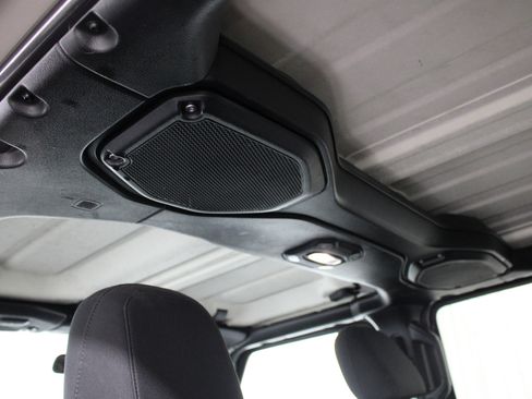 Used 2018 Jeep Wrangler Unlimited Sport S AWD/4WD image 21