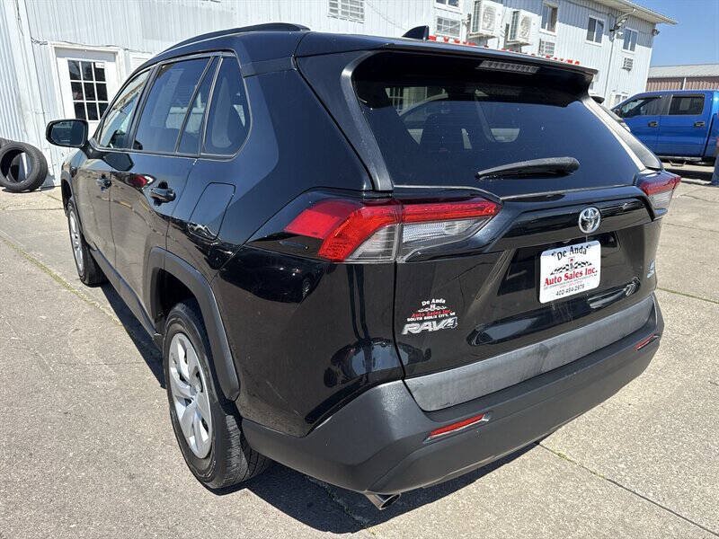 Used 2021 Toyota RAV4 LE AWD/4WD image 5
