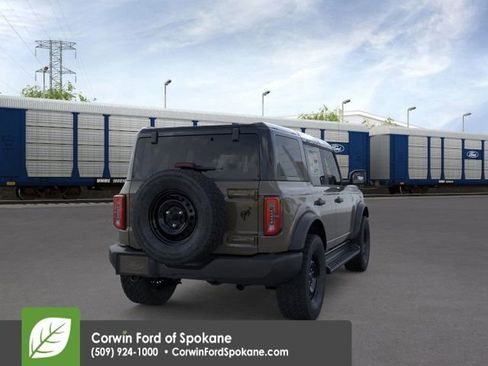 New 2026 Ford Bronco Outer Banks w/ Black Appearance Package image 9