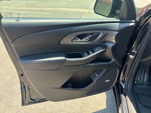 Used 2021 Chevrolet Traverse Premier w/ Redline Edition FWD image 18