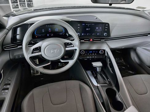 Certified 2025 Hyundai Elantra Sport FWD image 22