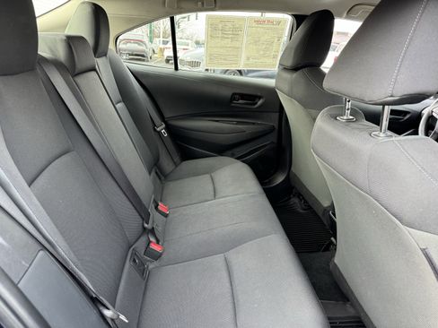 Used 2022 Toyota Corolla LE image 30