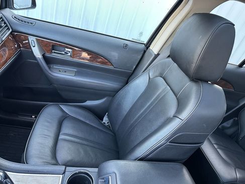 Used 2015 Lincoln MKX Base 4dr SUV w/ Equipment Group 102A image 30