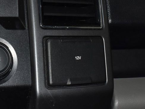 Used 2020 Ford F150 XLT image 19