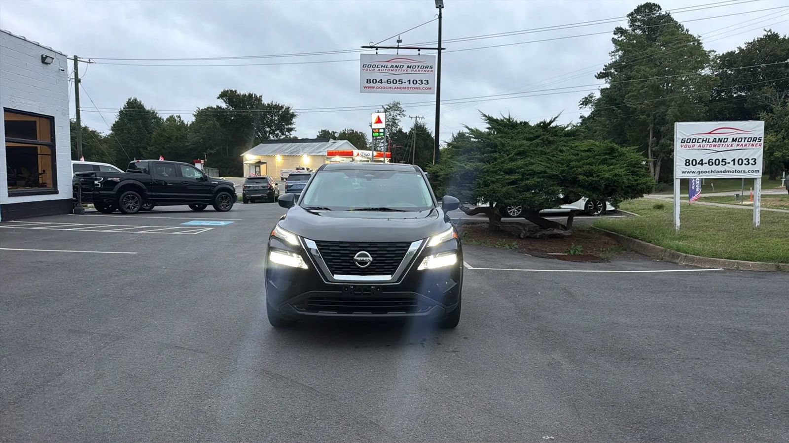 Used 2021 Nissan Rogue S AWD/4WD image 2
