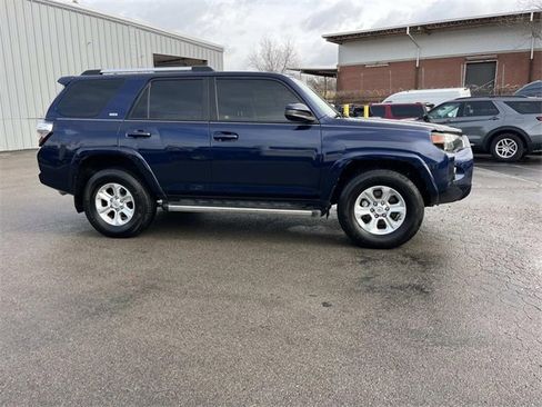Used 2020 Toyota 4Runner 2WD image 2