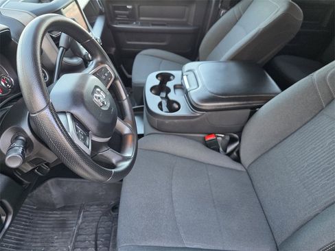 Used 2024 RAM 2500 Tradesman w/ Chrome Appearance Group image 11