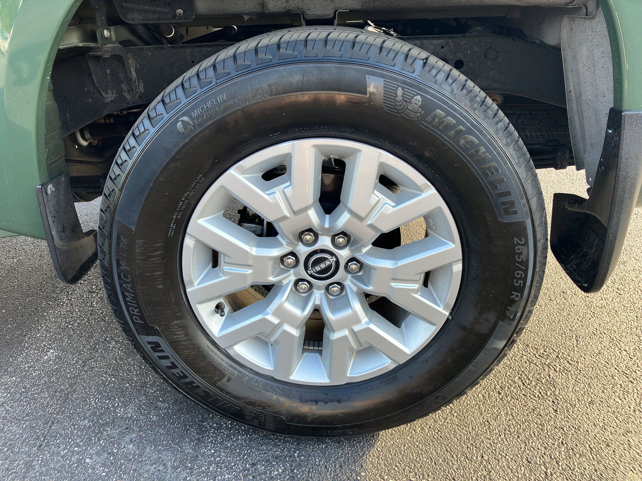 Used 2022 Nissan Frontier SV AWD/4WD image 14