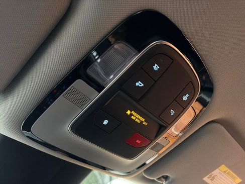 Used 2023 Hyundai Santa Fe SEL image 32