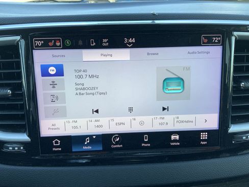 Used 2023 Chrysler Pacifica Touring-L image 37