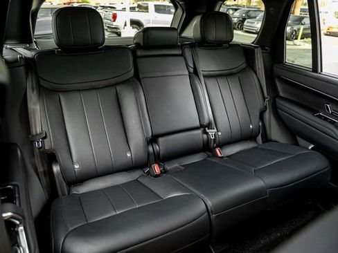 Certified 2025 Land Rover Range Rover SE image 24