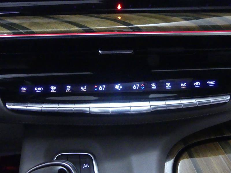 Used 2022 Cadillac Escalade ESV Premium Luxury Platinum w/ Heavy-Duty Trailer Package AWD/4WD image 25