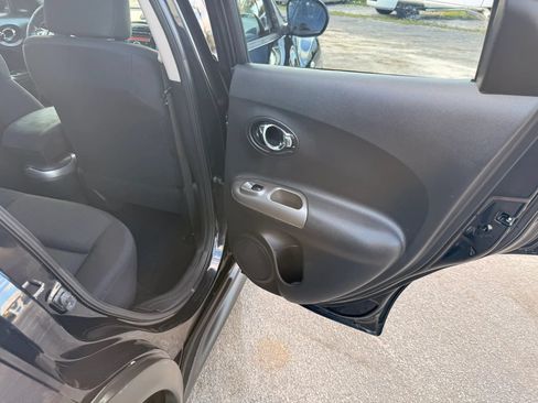Used 2014 Nissan Juke S FWD image 22