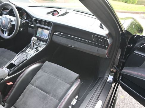 Used 2015 Porsche 911 GT3 RWD image 23