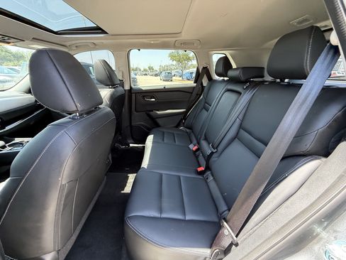 Used 2024 Nissan Rogue SL w/ SL Premium Package FWD image 31