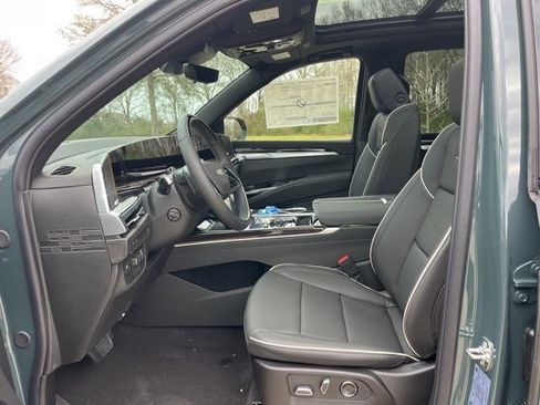 New 2026 Cadillac Escalade Luxury w/ Touring Package RWD image 17