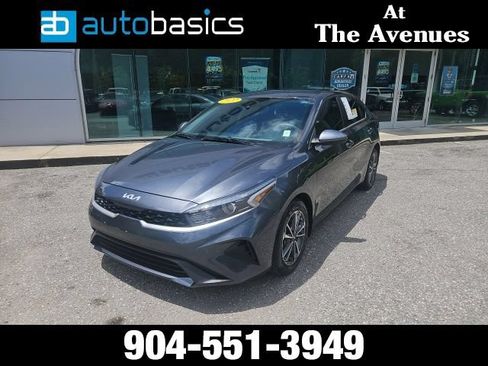 Used 2022 Kia Forte LXS FWD image 1