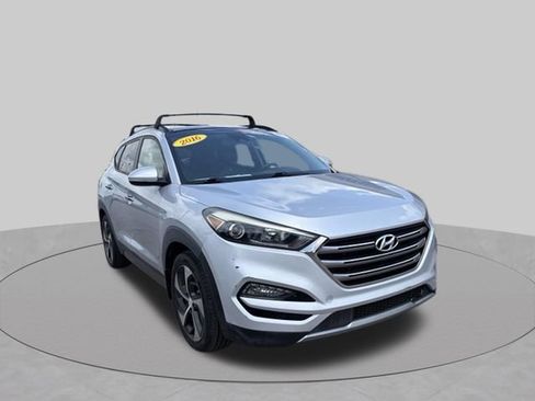 Used 2016 Hyundai Tucson Limited w/ Option Group 03 FWD image 8