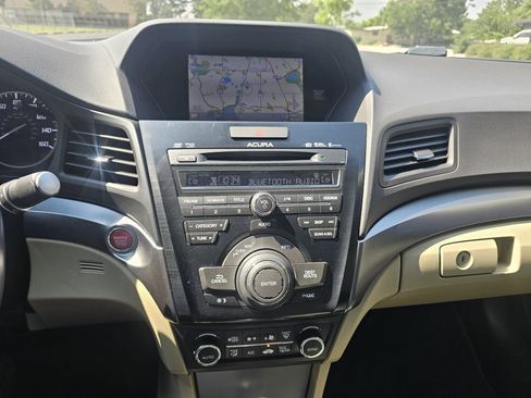 Used 2013 Acura ILX w/ Technology Package FWD image 16