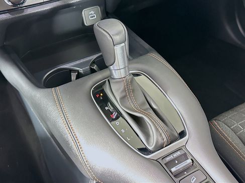 Certified 2025 Honda HR-V Sport image 19