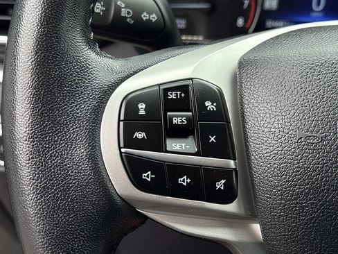 Certified 2023 Ford Explorer XLT w/ Equipment Group 202A AWD/4WD image 9