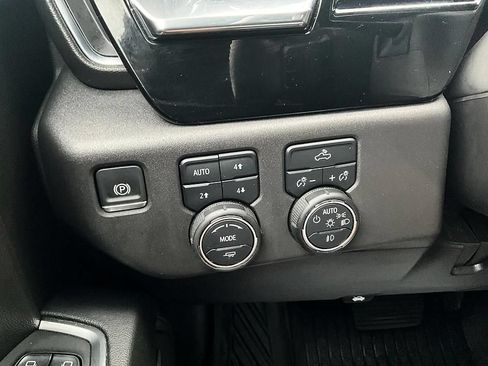 Used 2024 Chevrolet Silverado 1500 LT Trail Boss w/ Convenience Package II AWD/4WD image 20