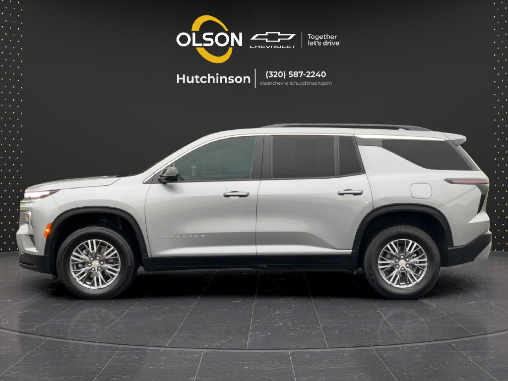 Certified 2026 Chevrolet Traverse LT w/ Driver Confidence Package AWD/4WD image 3